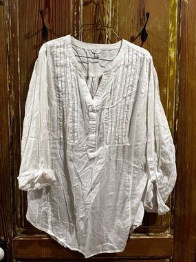 White Cotton Pintuck V-Neck Women's Top